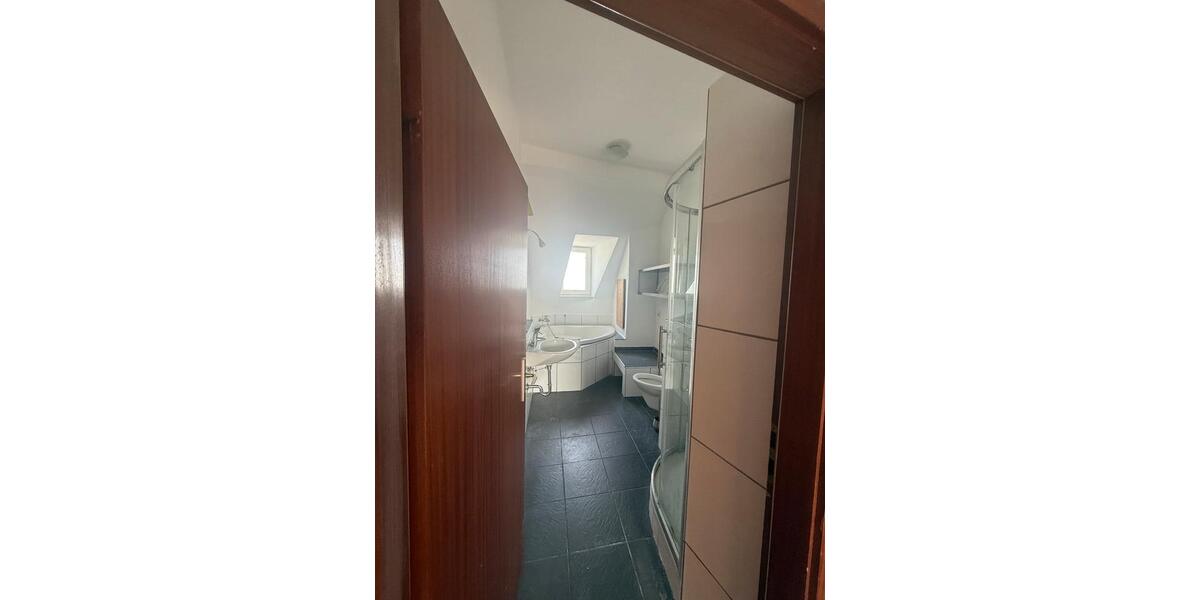 Große DG Wohnung in Koblenz Lützel ideal als WG 4 zimmer