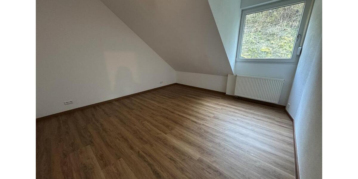 Dachgeschoßwohnung Boppard - 3 Zimmer, 83 m&sup2;, 850&euro; | Angebot:26532243