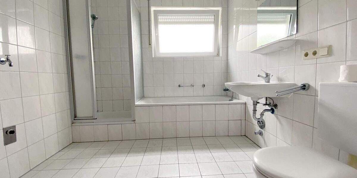 Etagenwohnung Neuwied Heddesdorfer Berg - 5 Zimmer, 96 m&sup2;, 690&euro; | Angebot:24589352