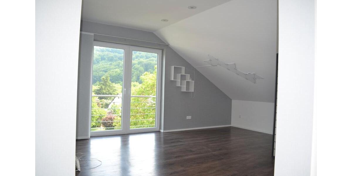 Dachgeschoßwohnung Andernach - 3 Zimmer, 108 m&sup2;, 1.130&euro; | Angebot:26576182