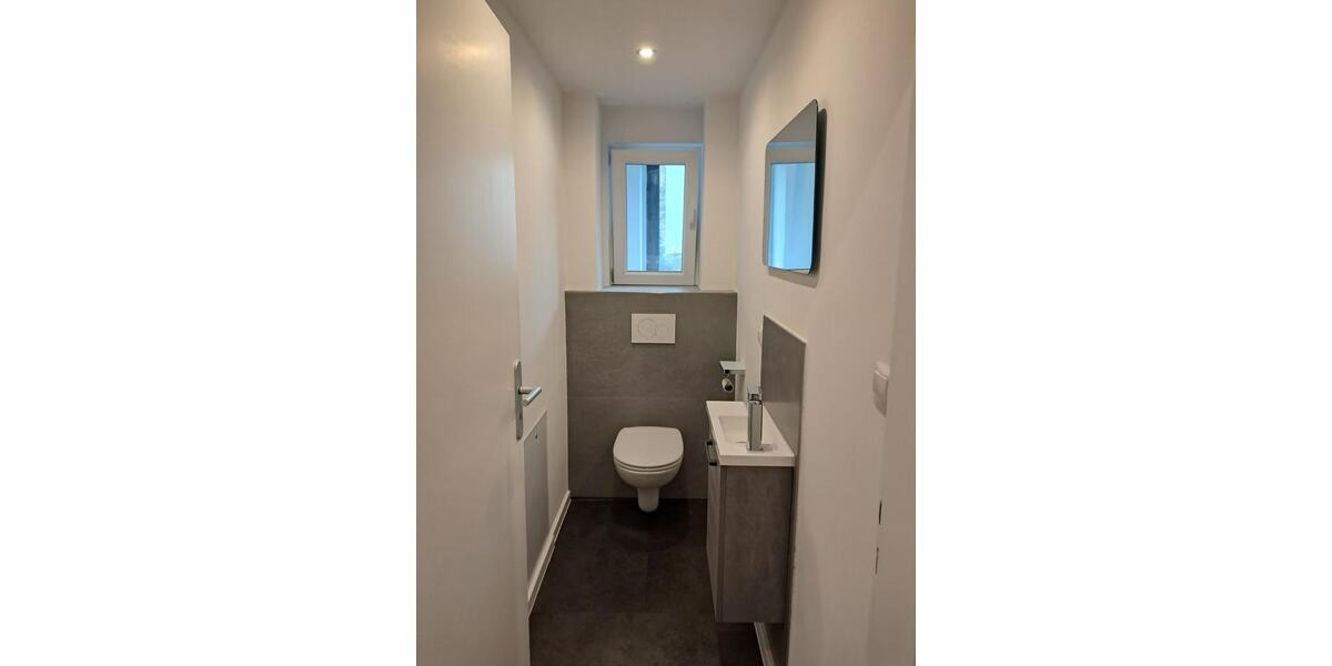 Kernsanierte 4 ZKB-Wohnung mit neuer EBK 4 zimmer