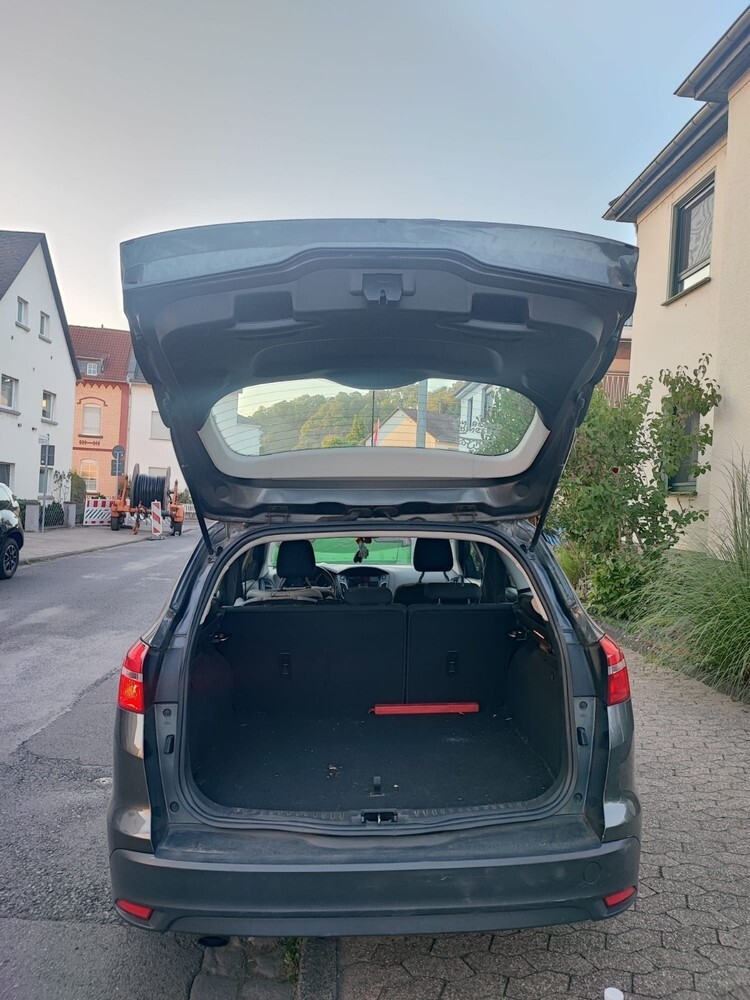 Ford Focus 168.408 km 3.500 € Bad Hönningen 53557