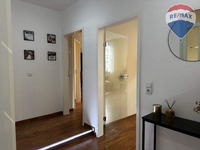 Einfamilienhaus Höhr-Grenzhausen Grenzhausen - 9 Zimmer, 225 m&sup2;, 459.000&euro; | Angebot:25664423