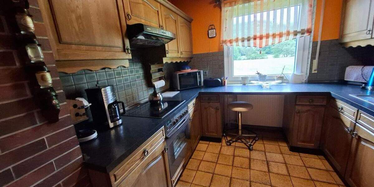 Erweiterbares Bauernhaus mit gepflegten Nebengebäuden, Abrissscheune und optionaler Pachtweide in ruhiger Dorflage! zimmer