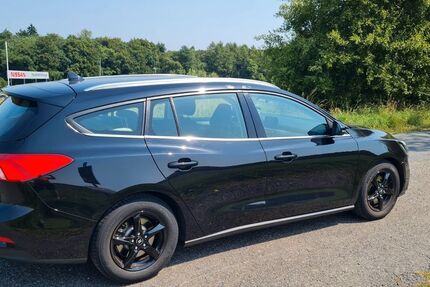 Ford Focus 84.000 km 12.950 &euro; Nauort 56237