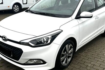 Hyundai i20 72.000 km 8.888 &euro; Nastätten 56357