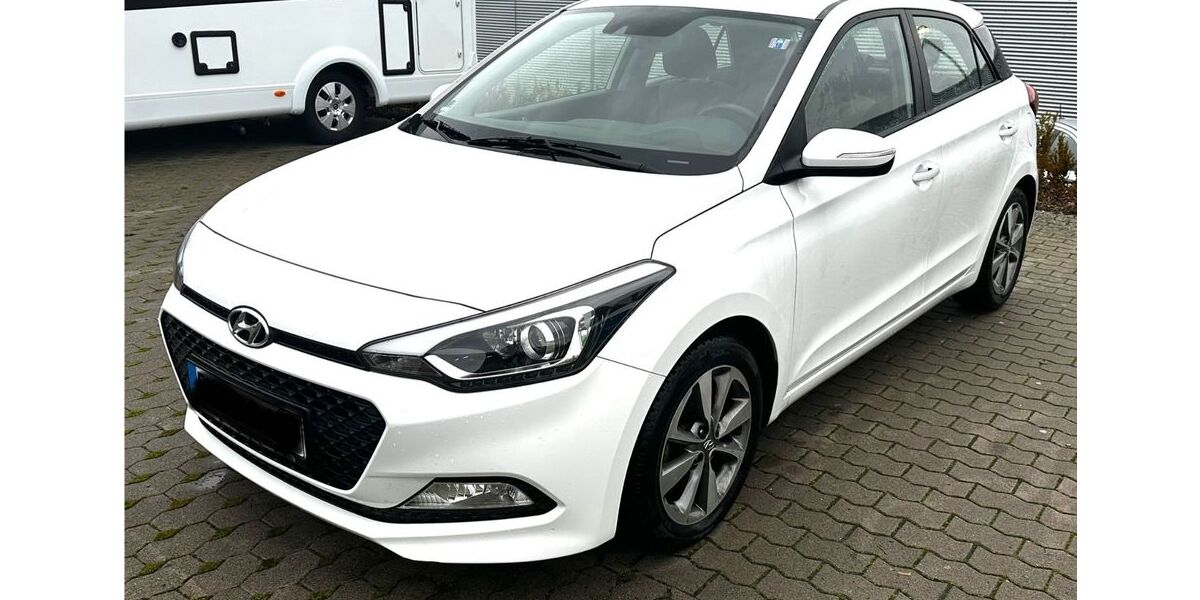 Hyundai i20 72.000 km 8.888 &euro; Nastätten 56357