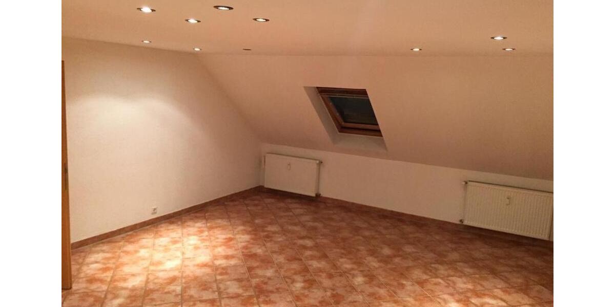 Dachgeschoßwohnung Wirges - 4 Zimmer, 98 m&sup2;, 1.300&euro; | Angebot:26602585