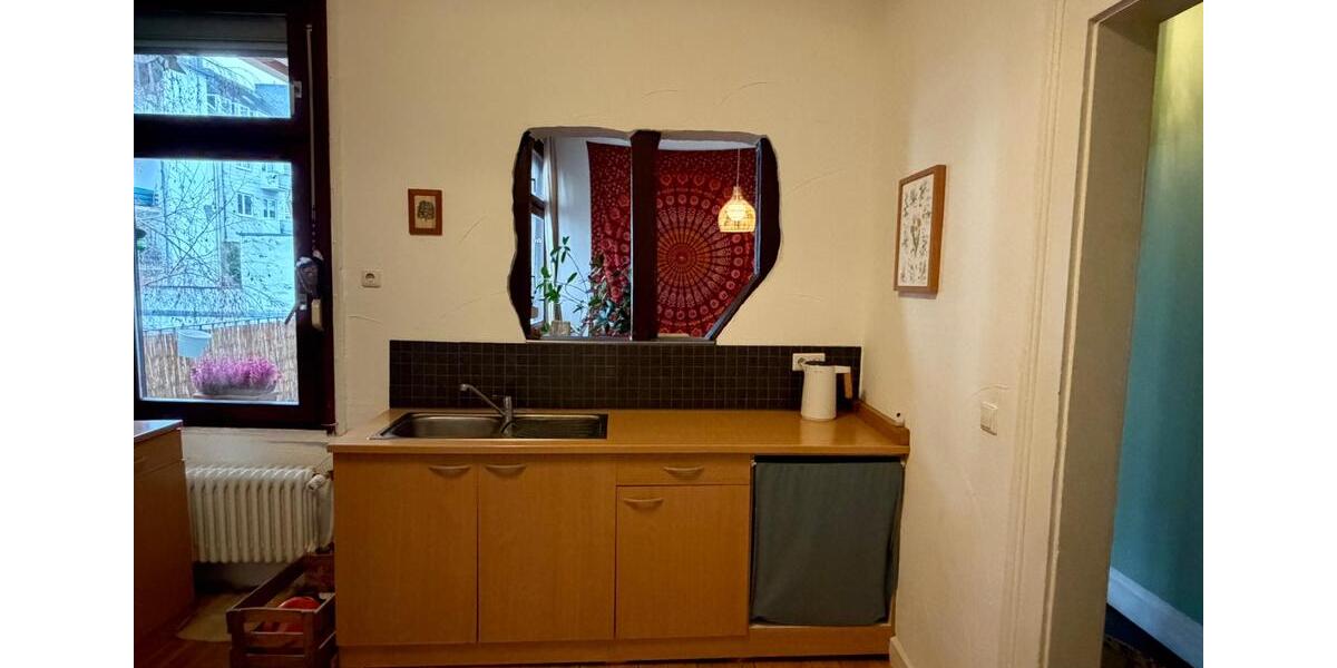 Großzügige 3 ZKB Altbauwohnung mit Balkon in zentraler Lage 3 zimmer