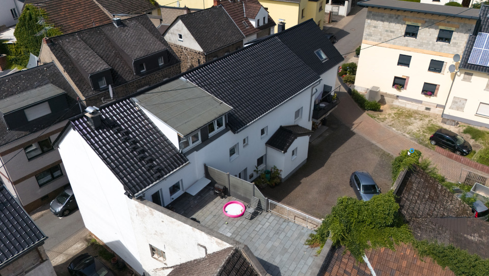 Kernsaniertes Mehrfamilienhaus in Kettig -ohne Makler- 16 zimmer