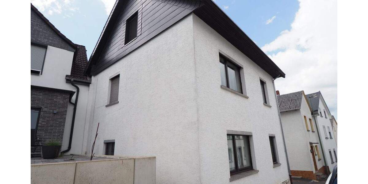Einfamilienhaus Höhr-Grenzhausen Grenzhausen - 5 Zimmer, 150 m&sup2;, 175.000&euro; | Angebot:25729659