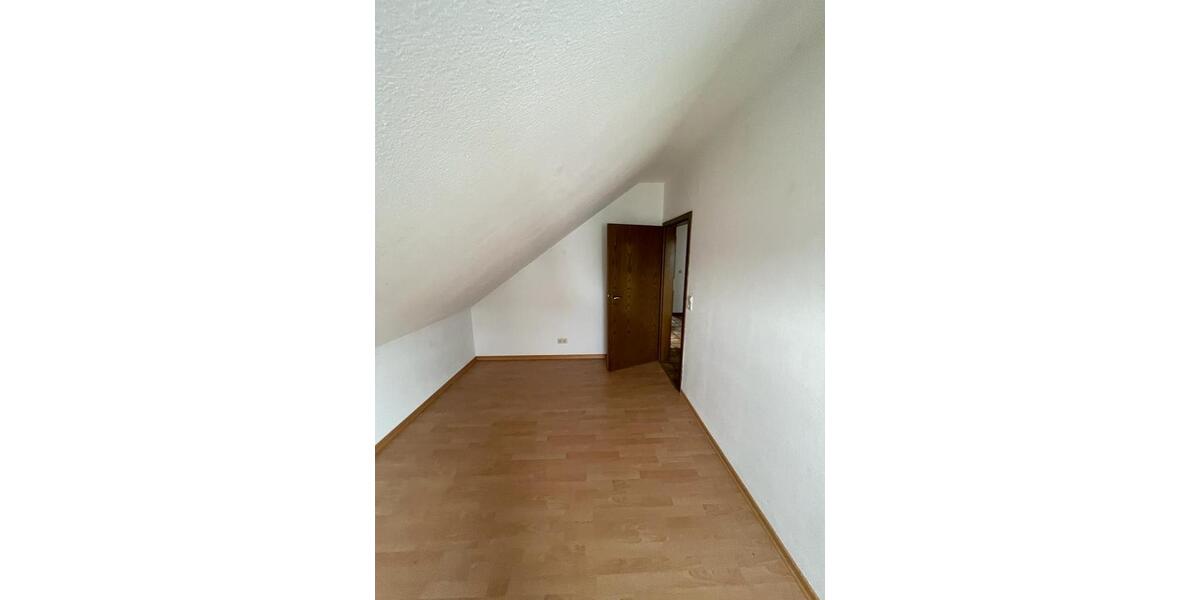 Dachgeschoßwohnung Koblenz Bubenheim - 4 Zimmer, 96 m&sup2;, 900&euro; | Angebot:26522600