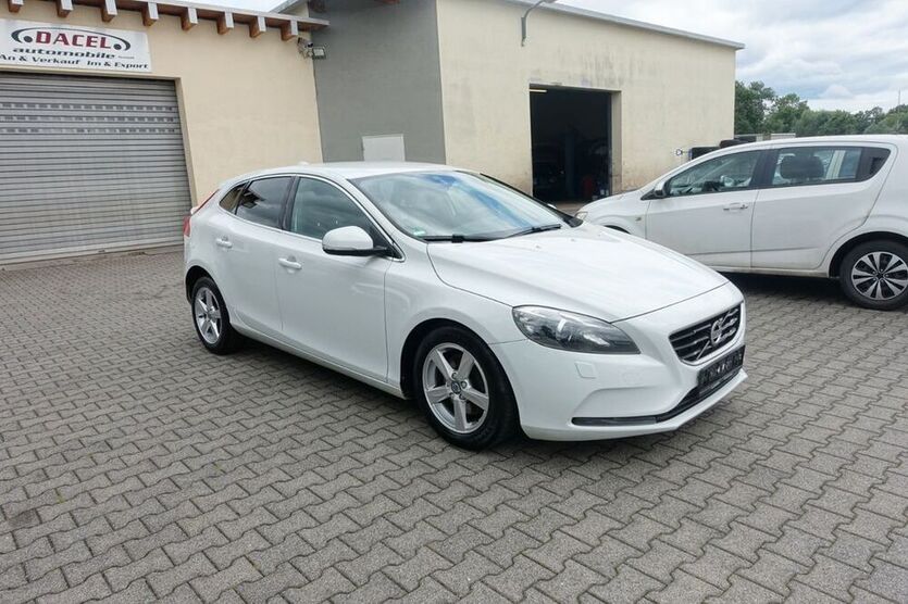 V40
