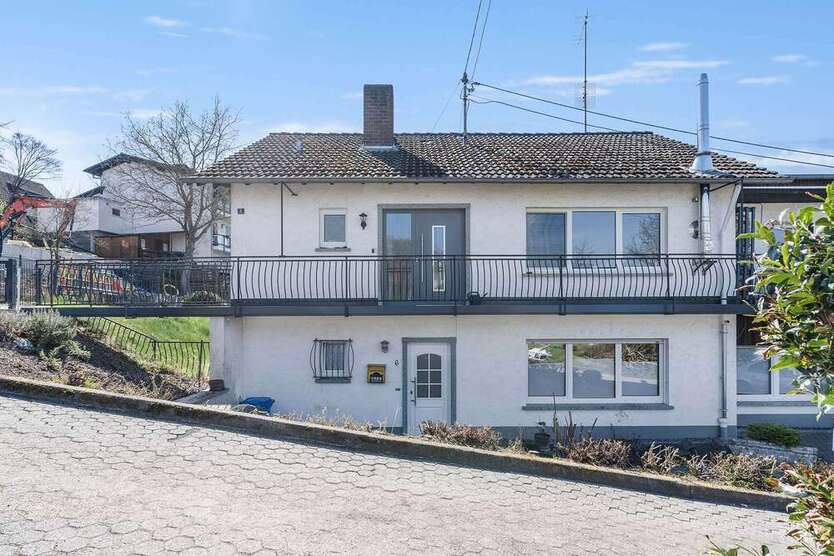 Haus zum Kaufen in Ehlscheid 369.000 € 200 m²