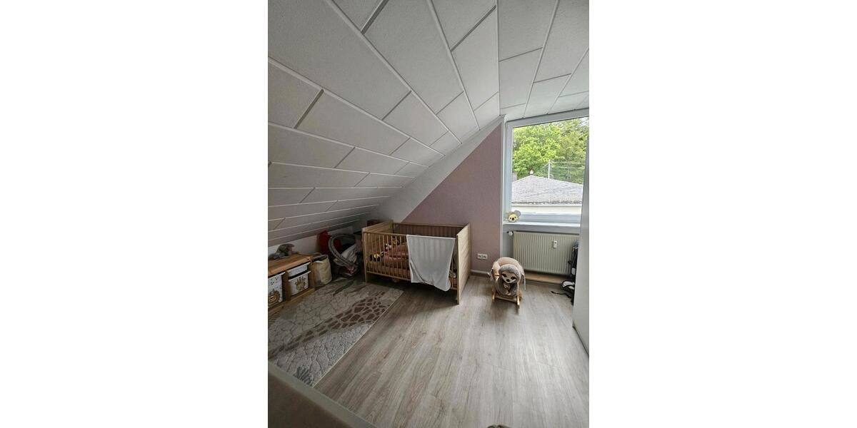 Dachgeschoßwohnung Siershahn - 3 Zimmer, 76 m&sup2;, 684&euro; | Angebot:26675621