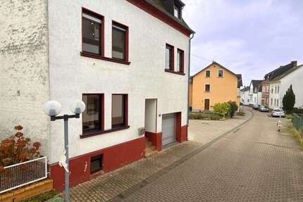 Haus zum Kaufen in Neuwied 275.000 € 180 m² 8 zimmer