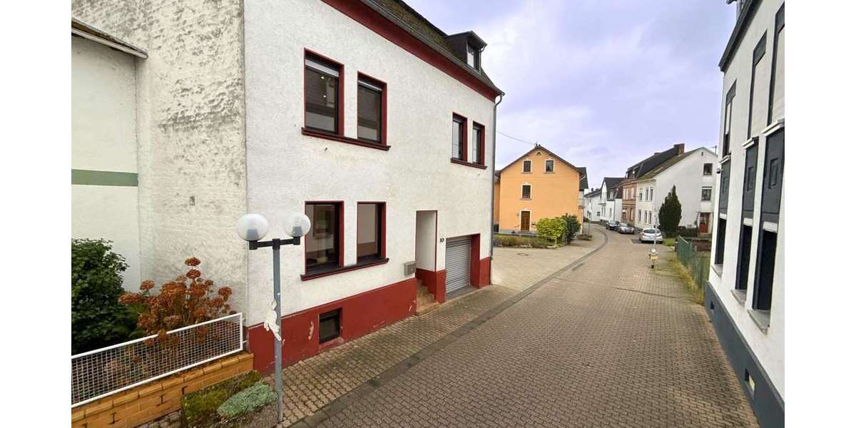 Haus zum Kaufen in Neuwied 275.000 € 180 m² 8 zimmer
