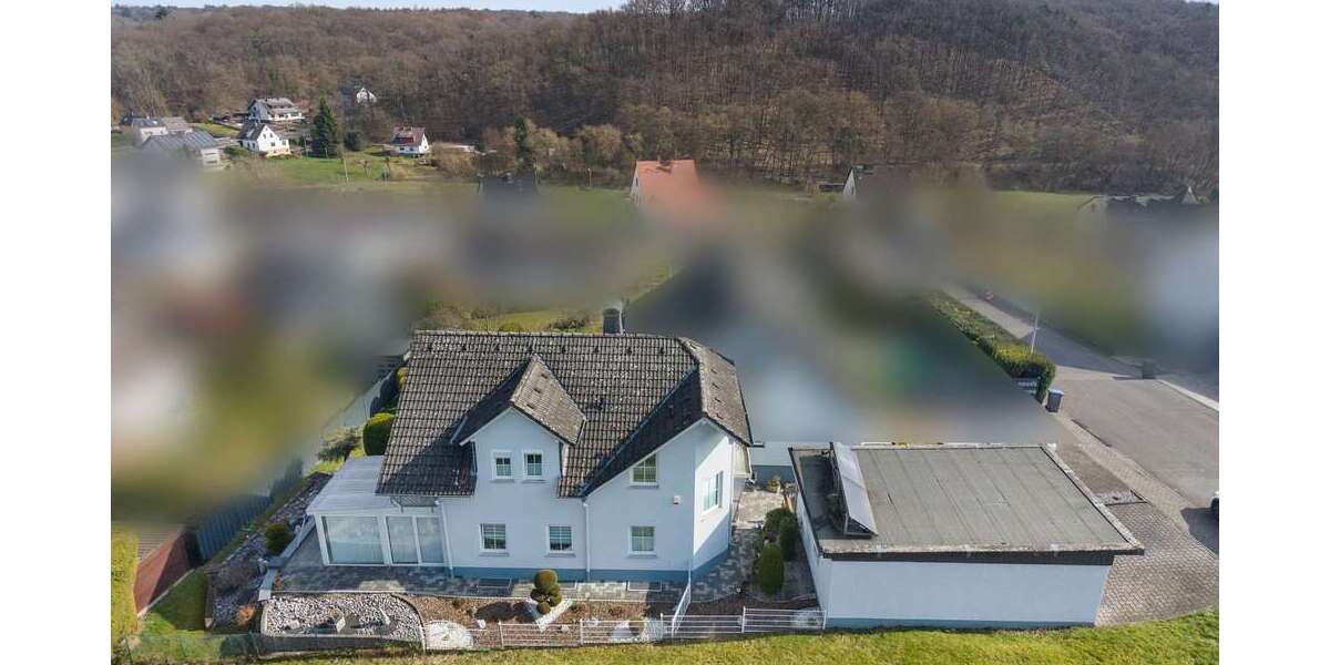 Traumhafte Doppelhaushälfte mit großem Garten, Wintergarten und Sauna - Doppelhaushälfte Hambach | Angebot:25892522