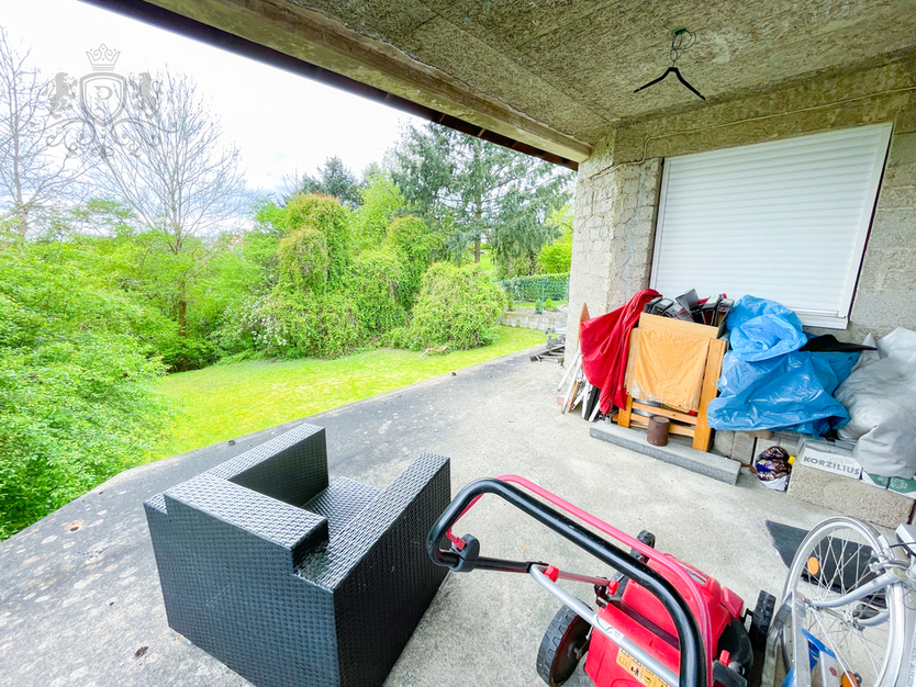 ++ RESERVIERT ZWEIFAMILIENHAUS Einliegerwohnung Terrasse Loggia Doppelgarage Gäste-WC ++ 8 zimmer