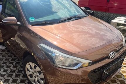 Hyundai i20 99.439 km 6.190 &euro; Lahnstein 56112