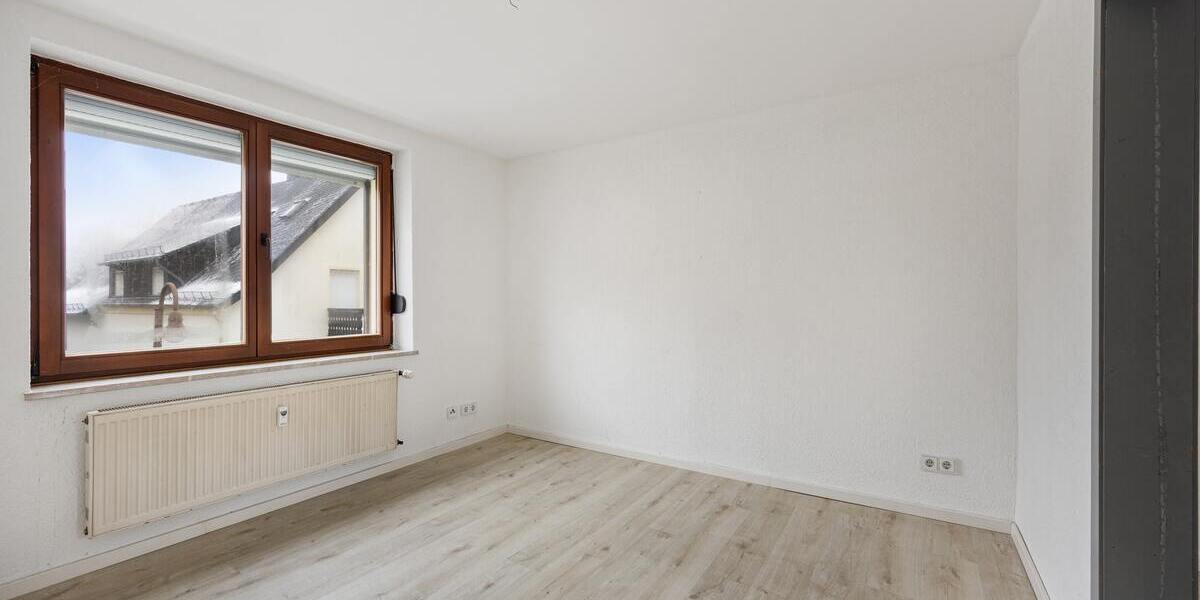 Zweifamilienhaus mit 3x Garagen nur 2 Min zur A3 - Zweifamilienhaus Mogendorf | Angebot:25081818