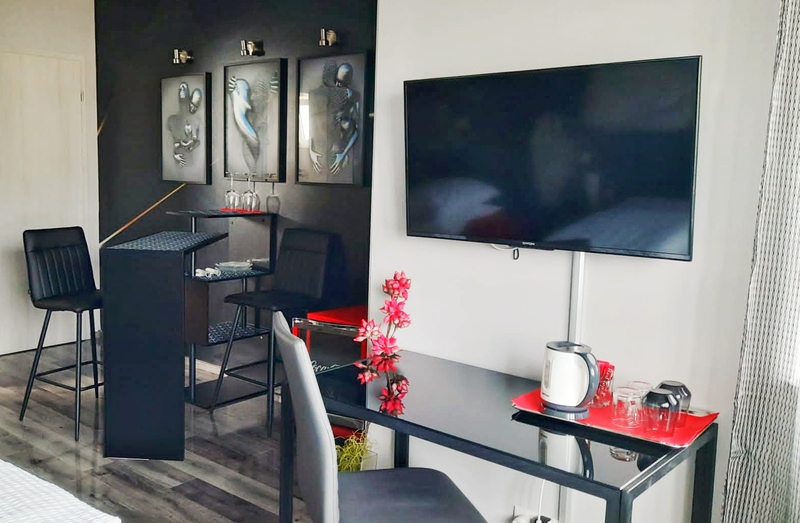 Luxuriös möbliertes Etagen-Apartment mit Garten, Photovoltaik & Premium-Ausstattung – ca. 230 m² Woh