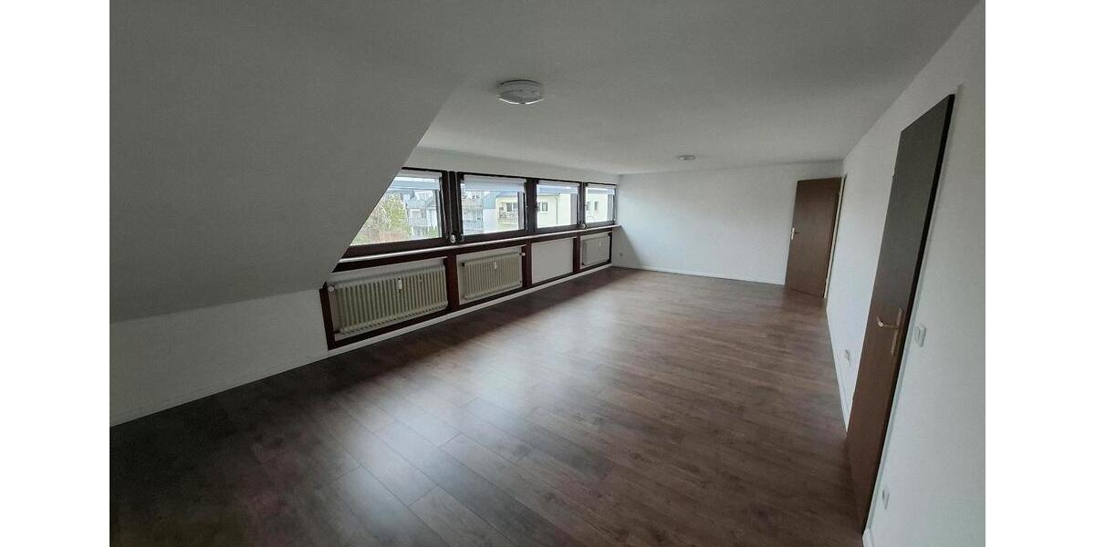 Dachgeschoßwohnung Bendorf - 3 Zimmer, 83 m&sup2;, 740&euro; | Angebot:25750546