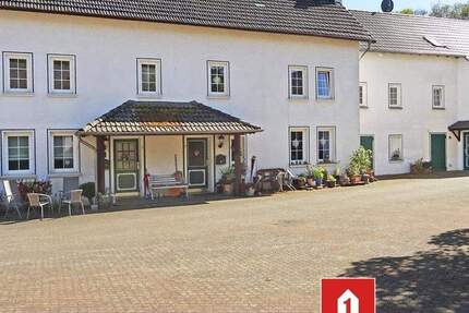 Haus Katzenelnbogen - 4 Zimmer, 209 m&sup2;, 1.300&euro; | Angebot:24763268