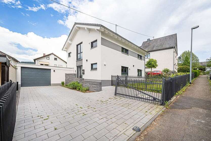 Haus zum Kaufen in Neuwied 769.000 € 156 m²