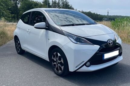 Toyota Aygo (X) 62.680 km 7.990 &euro; Deesen 56237