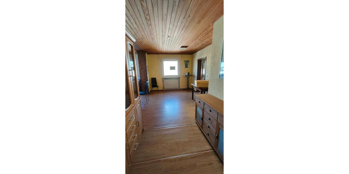 Etagenwohnung Urmitz - 7 Zimmer, 160 m&sup2;, 280.000&euro; | Angebot:26709840