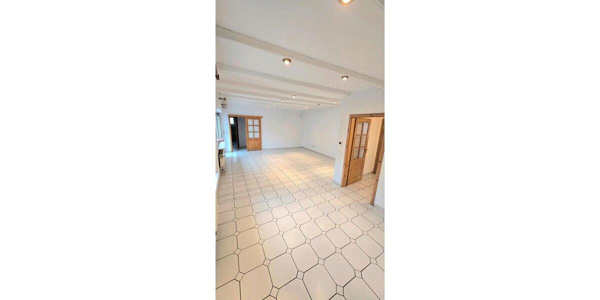 Etagenwohnung Mülheim-Kärlich Kärlich - 4 Zimmer, 136 m&sup2;, 1.395&euro; | Angebot:25572227