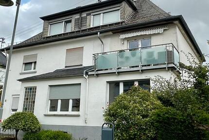 ... sanierte Erdgeschosswohnung in Emmelshausen zu vermieten. 4 zimmer