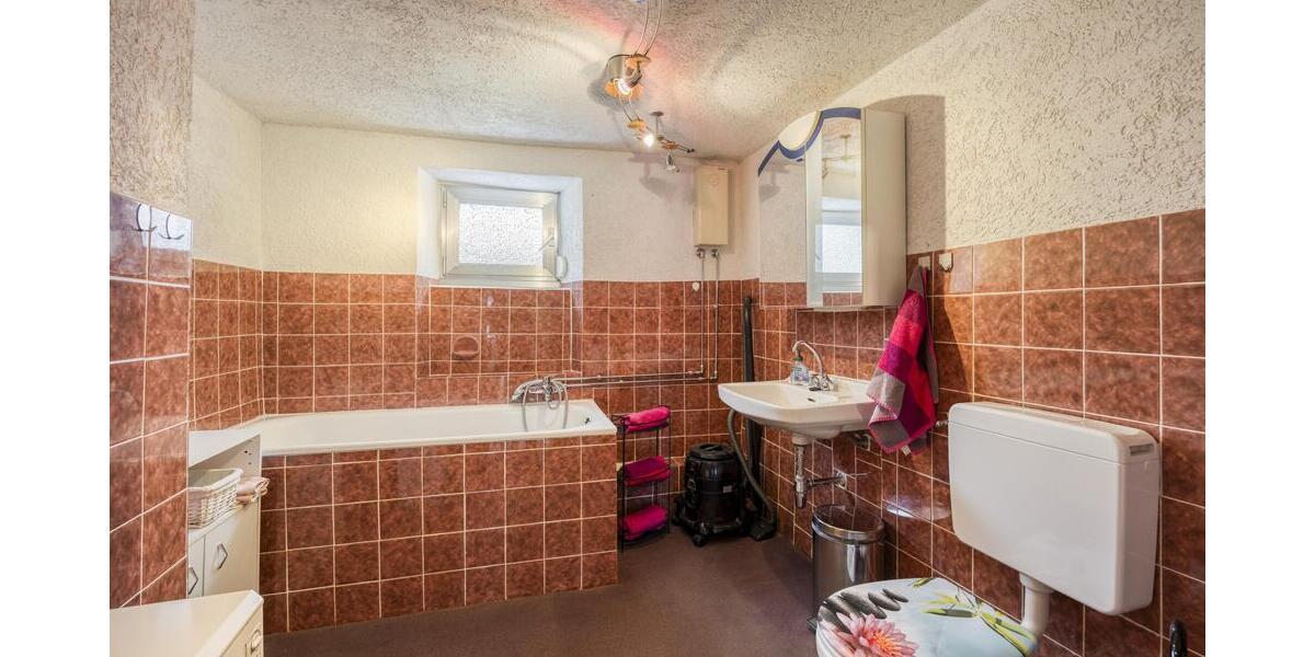 Gemütliches Haus mit großem Grundstück in Simmern - Einfamilienhaus Simmern | Angebot:27280866