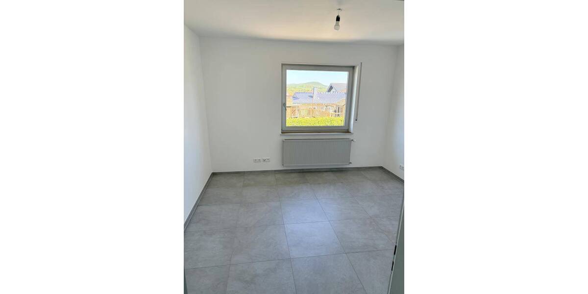 Etagenwohnung Ebernhahn - 2 Zimmer, 81 m&sup2;, 1.000&euro; | Angebot:25734849
