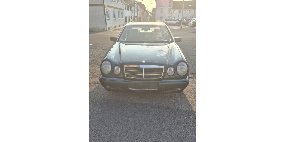 Mercedes-Benz E 200 152.000 km 1.800 &euro; Neuwied 56564