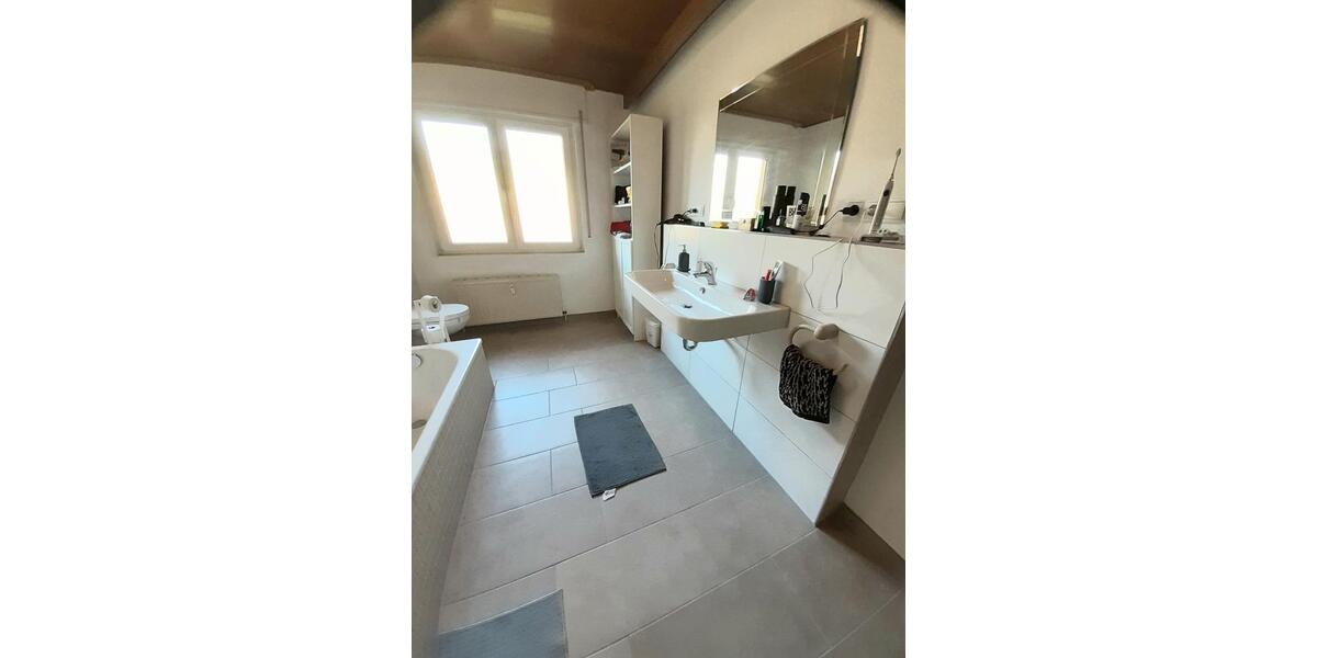 Dachgeschoßwohnung Saffig - 3 Zimmer, 105 m&sup2;, 234.000&euro; | Angebot:25038147