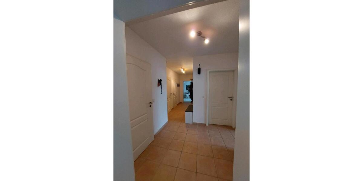 Etagenwohnung Brey - 3 Zimmer, 90 m&sup2;, 200.000&euro; | Angebot:27122020