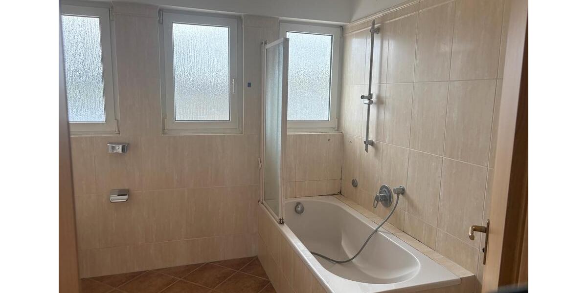 Etagenwohnung Koblenz Bubenheim - 4 Zimmer, 120 m&sup2;, 1.000&euro; | Angebot:26236225