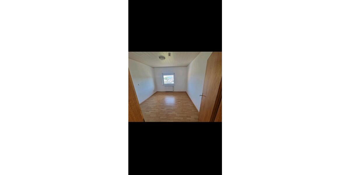 Etagenwohnung Hundsangen - 4 Zimmer, 80 m&sup2;, 690&euro; | Angebot:26416136