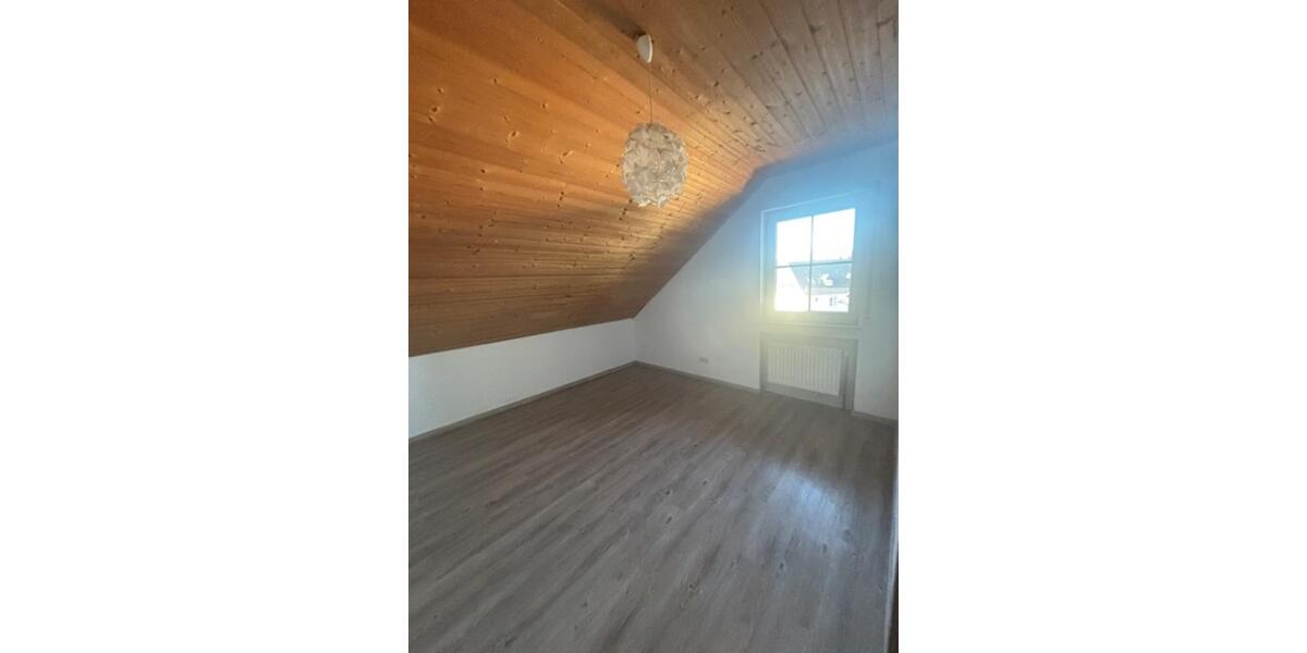 Dachgeschoßwohnung Mayen - 3 Zimmer, 70 m&sup2;, 530&euro; | Angebot:25791014