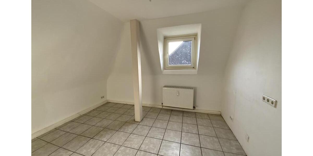 Süße Dachgeschosswohnung auf der Karthause 3 zimmer