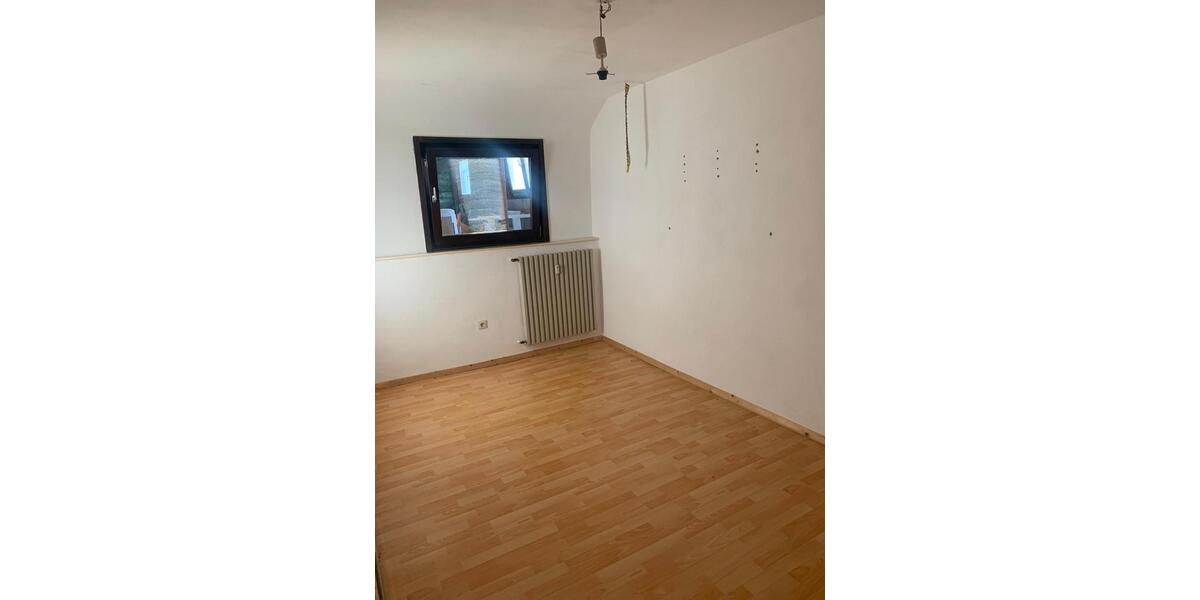 Etagenwohnung Montabaur - 5 Zimmer, 140 m&sup2;, 1.375&euro; | Angebot:26197795
