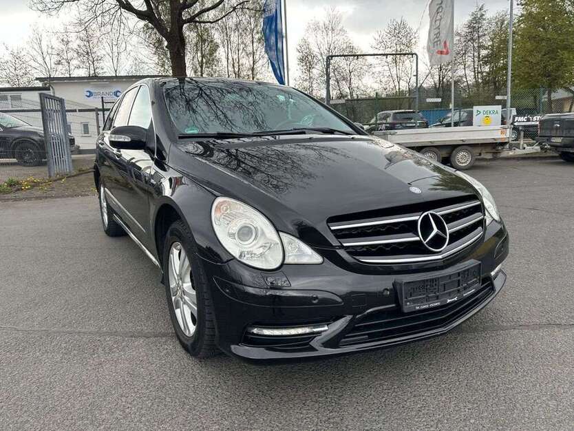 R 300
