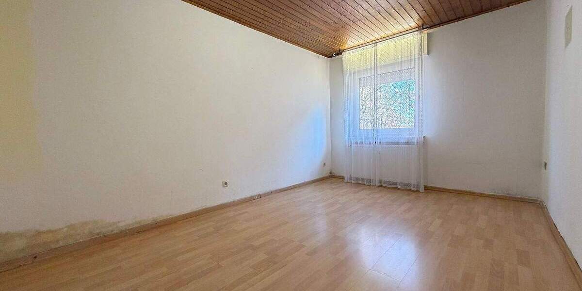 Einfamilienhaus Mendig - 4 Zimmer, 135 m&sup2;, 200.000&euro; | Angebot:25747875