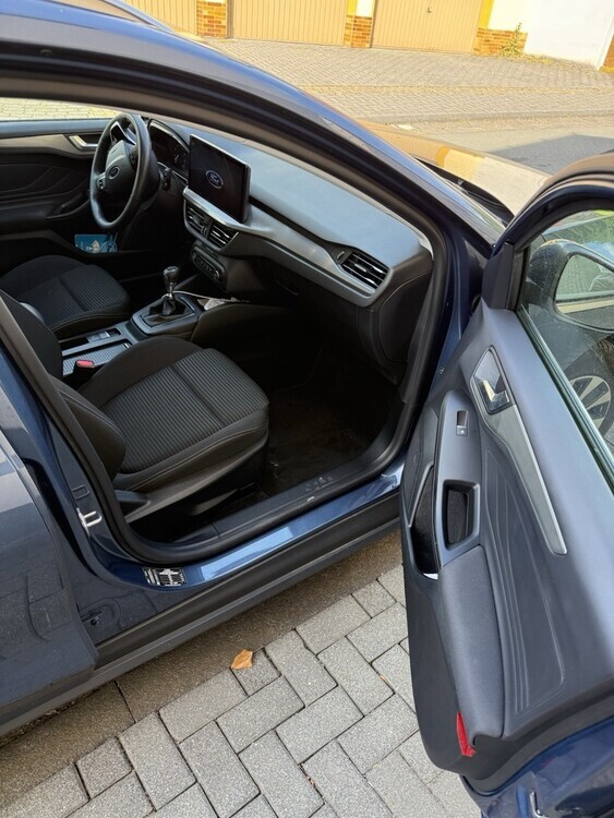 Ford Focus Kombi 42.000 km 20.500 € Miehlen 56355