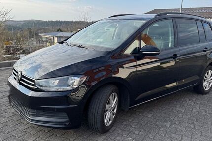 VW Touran 215.462 km 11.990 &euro; Oberhonnefeld 56587