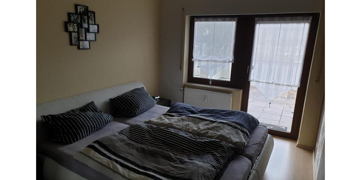 Von Privat ! 2-Zimmer Wohnung mit großer Terrasse + überd. Stellp 2 zimmer