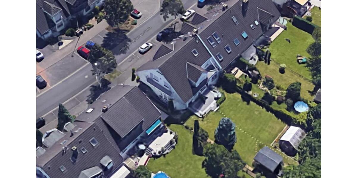 Provisionsfrei: Vielseitiges Wohnhaus mit 3 separaten Eingängen 11 zimmer