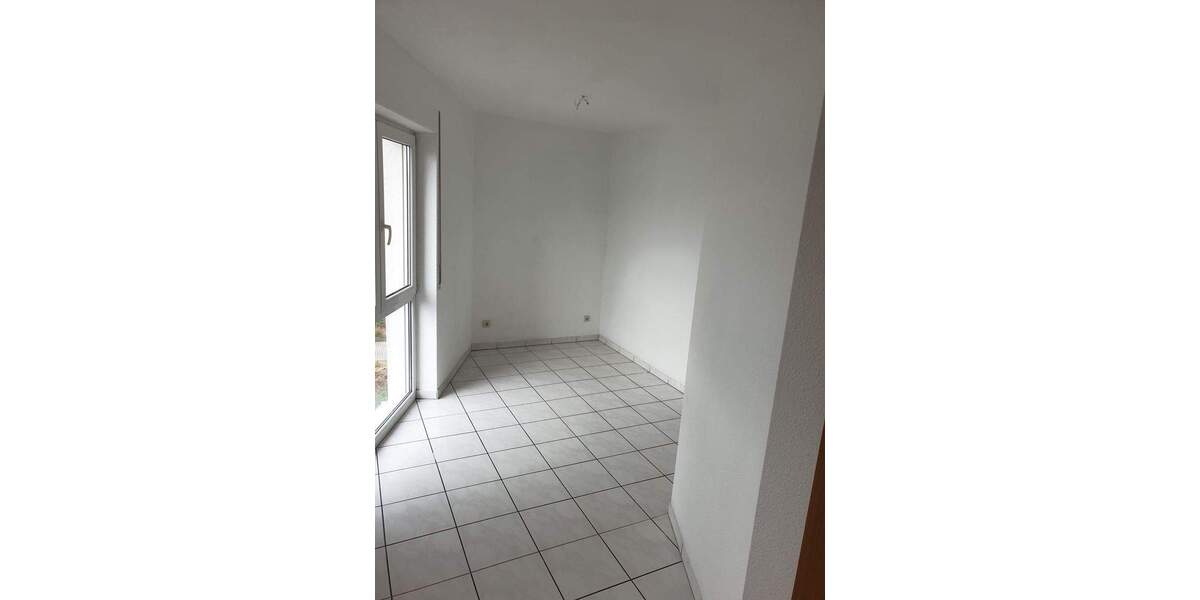 Etagenwohnung Weißenthurm - 4 Zimmer, 96 m&sup2;, 765&euro; | Angebot:25680270